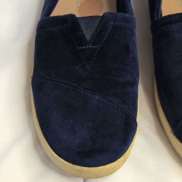 Toms Size 6.5 Royal Blue Velvet Slip On Shoes - Picture 3 of 8